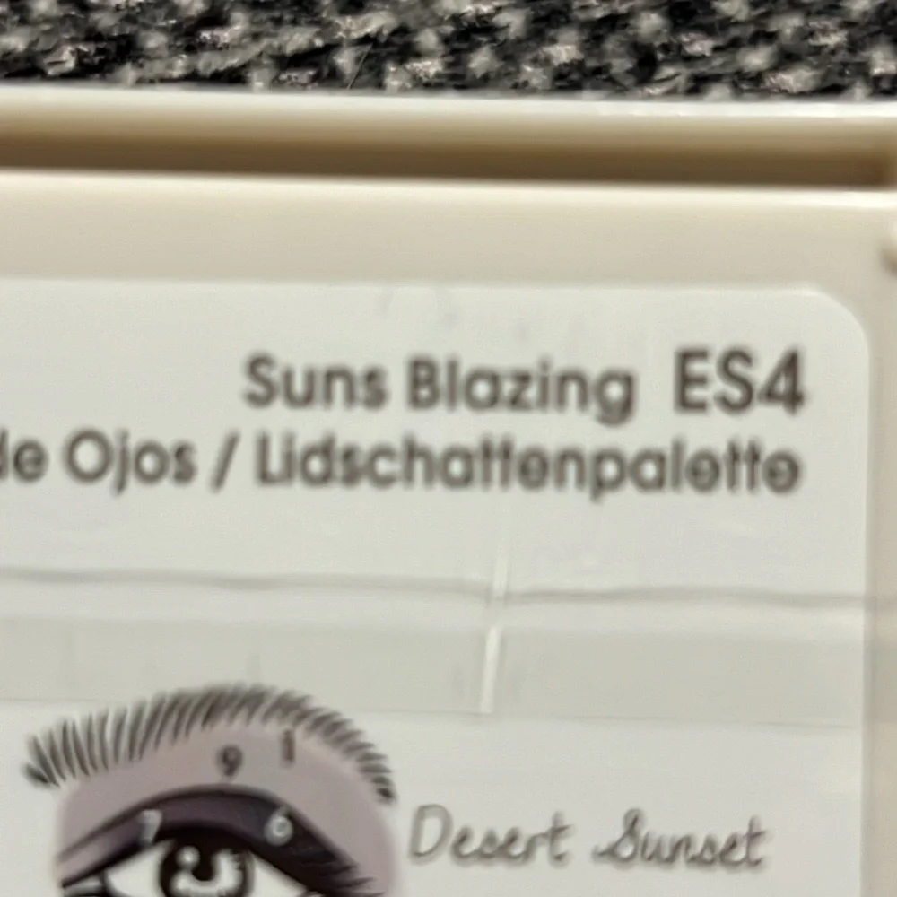 NWT Flower Suns Blazing Eyeshadow Palette